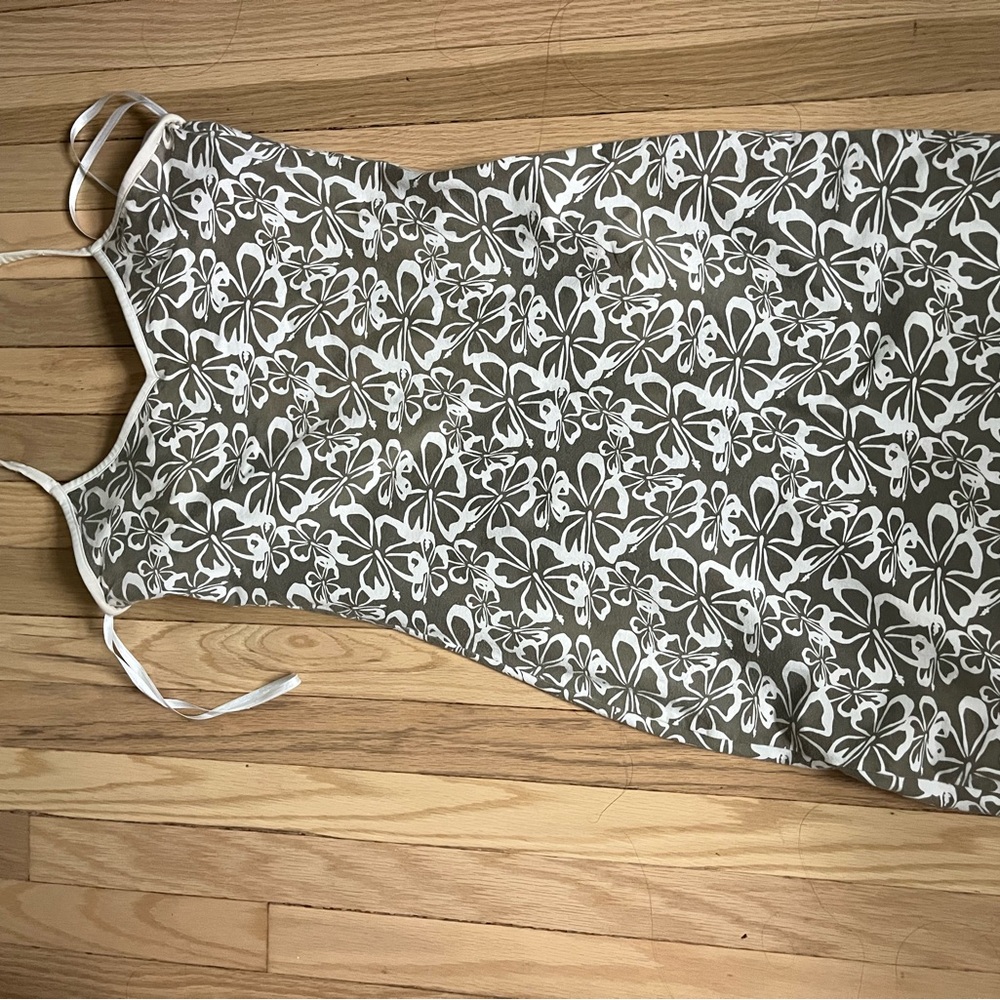 Elegant Gray and White Floral Maxi Dress